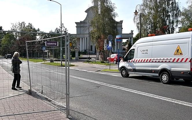 Wojna o chodnik w Wesołej