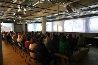 Nocne zwiedzanie Beksińskiego