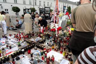 2 sierpnia - Historia krzyża z Krakowskiego Przedmieścia w obrazkach