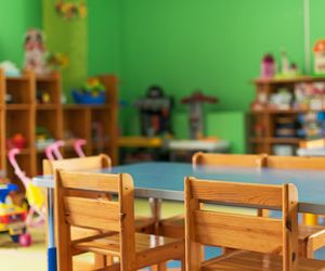 Rekord w Polsce! Podwarszawskie przedszkole będzie czynne do 22.15. Dyrektorka tłumaczy kontrowersyjną decyzję