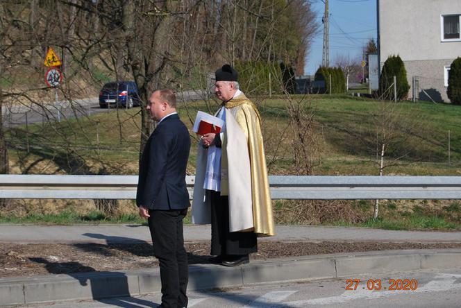 TEN święty ma ochronić Ryglice przed koronawirusem! Właśnie wrócił na swoje miejsce
