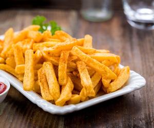 Chrupiące frytki z coca-colą. Wlej ją do ziemniaków, a wyjdą nieziemsko