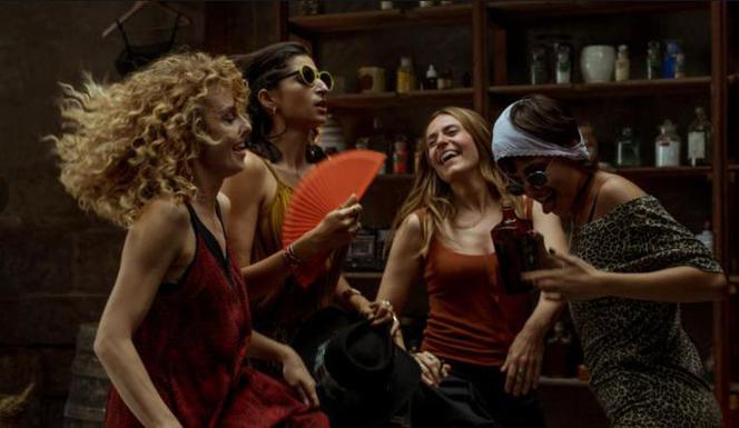 Dom z papieru 4: Sztokholm (Esther Acebo), Nairobi (Alba Flores), Lizbona (Itziar Ituño), Toykyo (Úrsula Corberó)