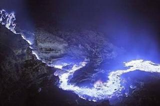 Z wulkanu bucha błękitna lawa! To nie efekty specjalne 