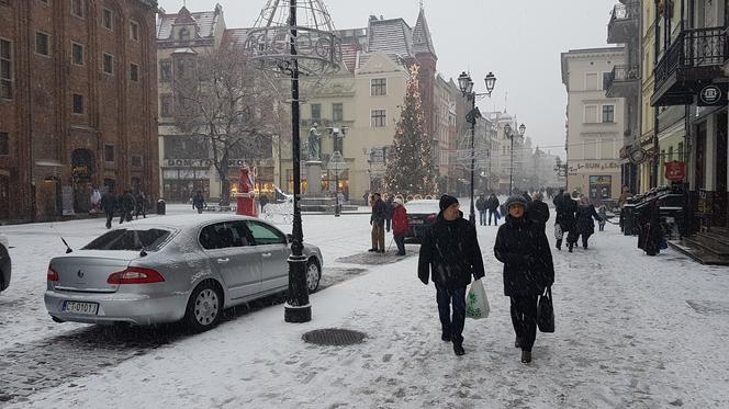 Trudne warunki do jazdy - ogromne korki w Toruniu