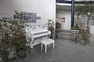 Katowice: Charakterystyczne pianino z logo Katowic trafiło w uczelniane mury