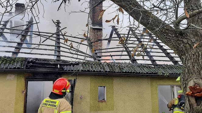 Pożar zabrał im dobytek całego życia. Rodzina z trójką dzieci potrzebuje pomocy 