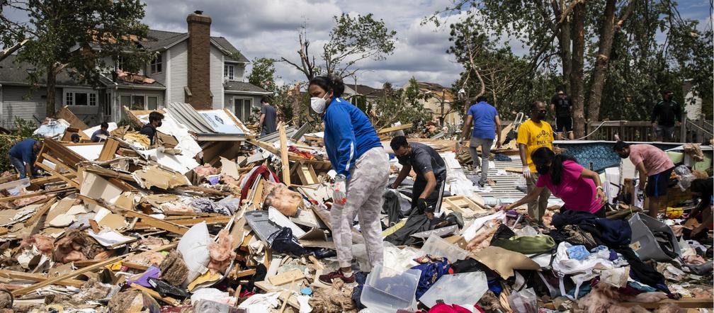 Tornado zmiotło przedmieścia Chicago! Potworne zniszczenia