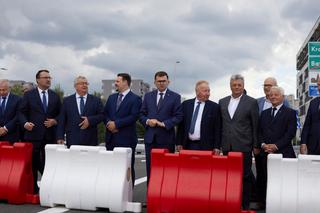 Kraków: w Batowicach otwarto nowy wiadukt samochodowy