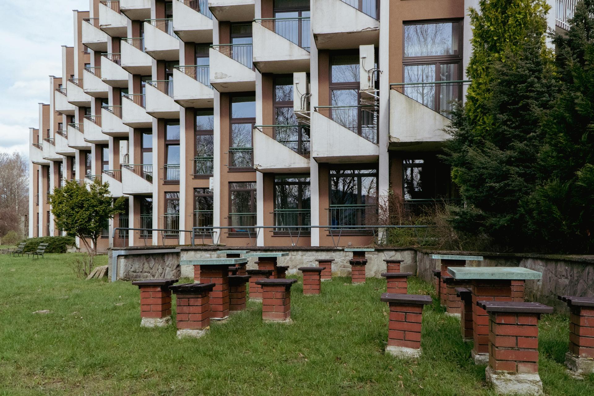Piramidy z Ustronia Zawodzie - zdjęcia. Klimat wczasów z PRL-u