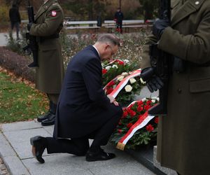 Prezydent złożył wieńce przed pomnikiem