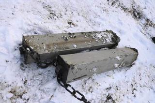 Skandal w Krakowie! Symboliczny nagrobek w Muzeum KL Plaszow zdemolowany koparką