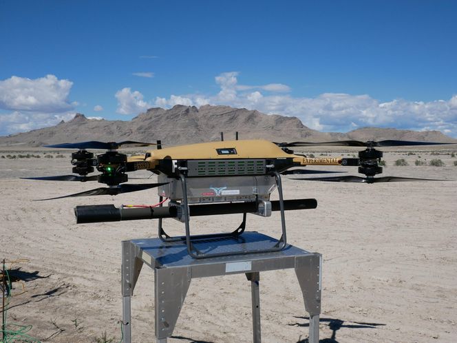 Dron TVS-150 z rakietą APKWS