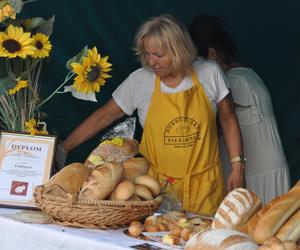 Rzemieślniczy Bazar w Kielcach. Były stoiska handlowe oraz atrakcje