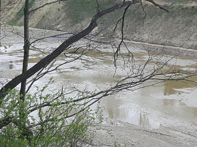 5 Nad tunelem dworca Łódź Fabryczna zbiera się woda