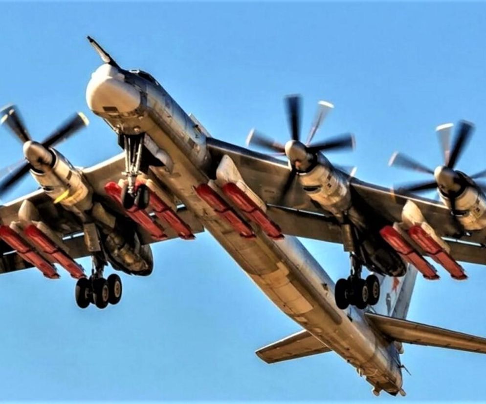 Tu-95 uzbrojony w pociski Ch-101
