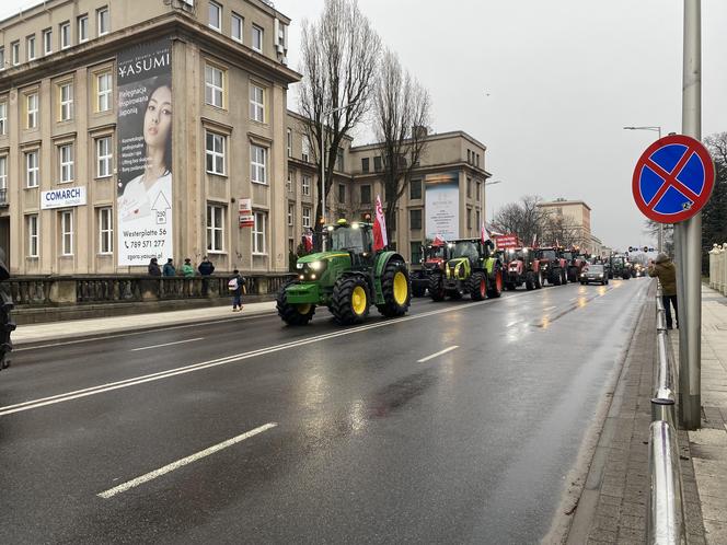 Strajk rolników w centrum Zielonej Góry. Przedsiębiorcy wyjechali na ulice 