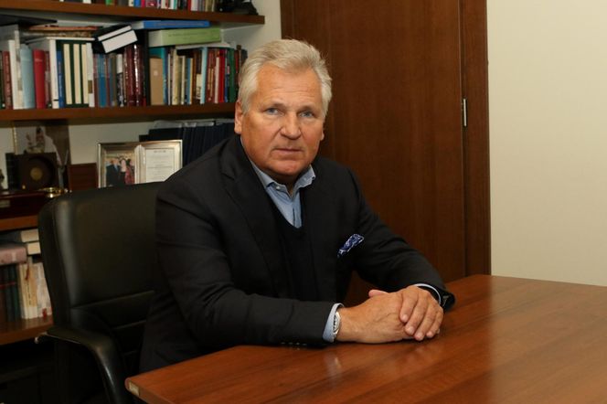 AI wybrała 5 najlepszych polityków w Polsce ostatnich 30 lat! 