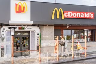 McDonald’s 23.12.2025 - jak pracują restauracje przed świętami? Aktualne godziny działania