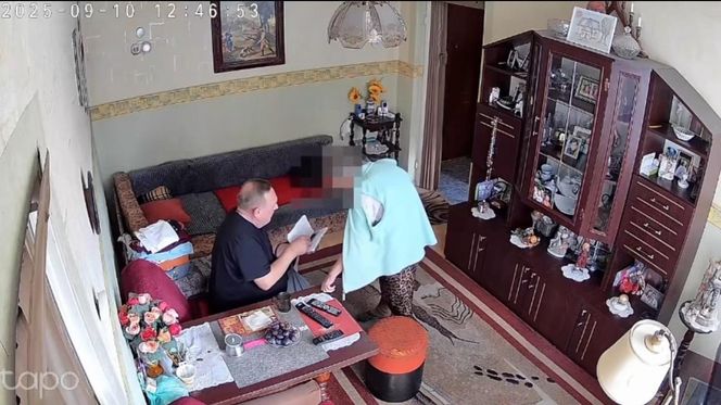 Oszust chciał okraść 86-latkę. Nie spodziewał się takiej reakcji! Wszystko się nagrało