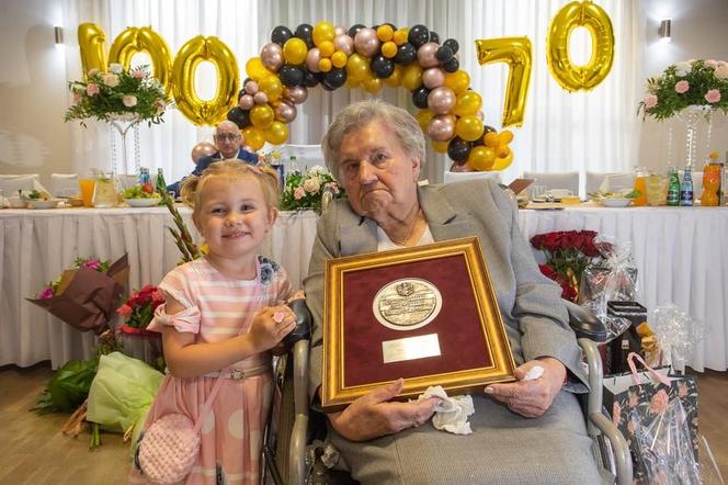 Piękny jubileusz pani Heleny! Mieszkanka powiatu świeckiego skończyła 100 lata! [ZDJĘCIA]