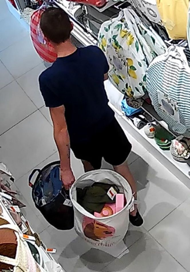 Zuchwała kradzież w Zabrzu. Kradli, patrząc prosto w kamery. Policja publikuje ich wizerunki
