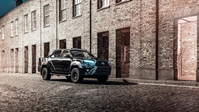 Limitowany pick-up -  Toyota Hilux Hilly