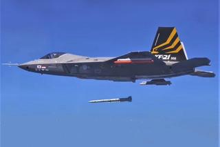 Odpalenie pocisku Meteor z maszyny KF-21