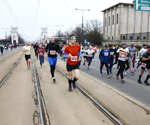 Bieg na Piątkę 2024, Warszawa - zdjęcia. Biegłeś? Szukaj się w galerii!