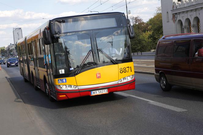 Kierowca sikał w autobusie