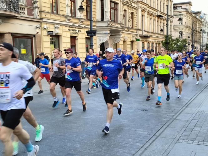 Rossmann Run 2025. Tłumy biegaczy wzięły udział w biegu ulicą Piotrkowską