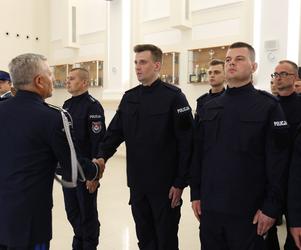 Lublin: Nowi policjanci złożyli ślubowanie. Nowi funkcjonariusze w Lubelskiem [ZDJĘCIA]