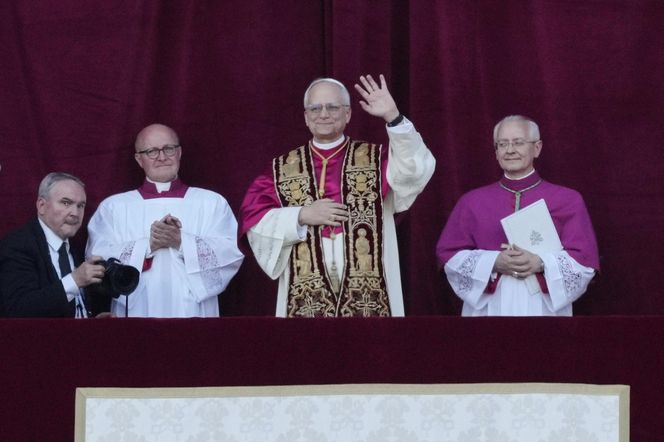 Znaczki z Papieżem.