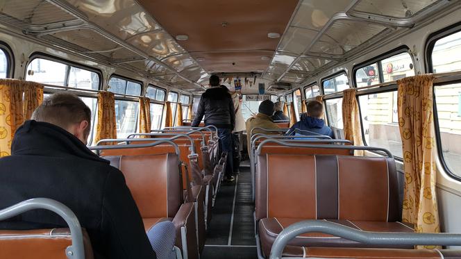 Kurs zabytkowym autobusem i rejs tramwajem wodnym