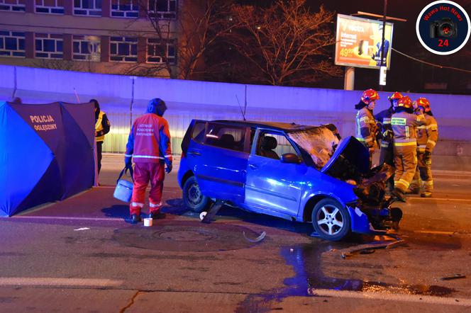 Jechał pod prąd i zmiażdżył nadjeżdżający samochód. Śmiertelny wypadek na Mokotowie