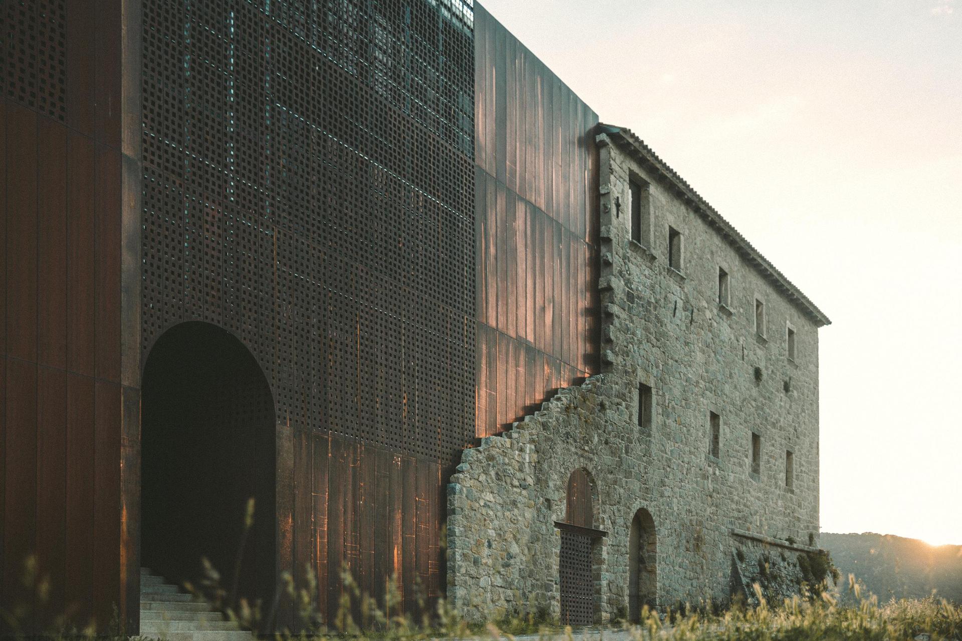 Przebudowa klasztoru św. Franciszka, Sainte-Lucie-de-Tallano - Amelia Tavella Architectes