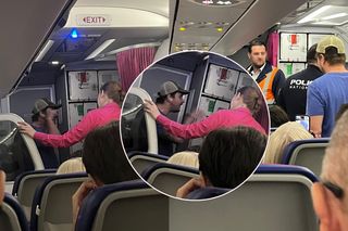 Mamy zdjęcia! Tak Martyniuk zachowywał się w samolocie. Interweniowała policja, samolot śródlądował