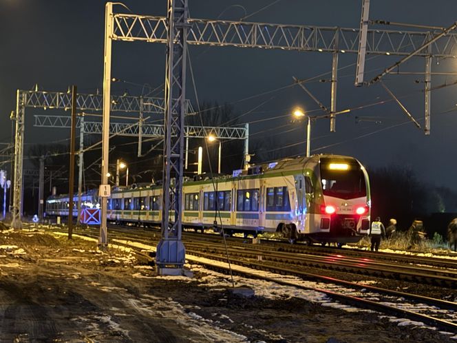 Śmiertelne potrącenie przez pociąg w Warszawie. Pieszy wtargnął pod rozpędzony skład. Zginął na miejscu