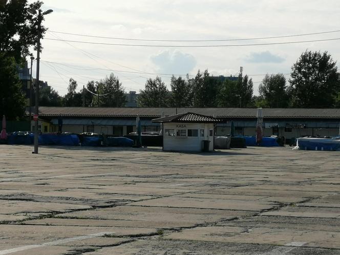 Tomex, jaki znamy już niedługo zniknie z mapy Krakowa. Jakie zmiany zajdą na słynnym targowisku?