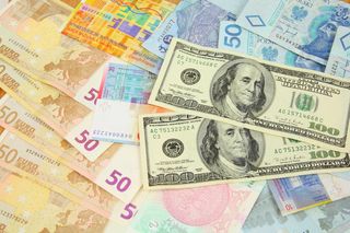 Złoty stabilny względem kluczowych walut. Kursy walut 6.10.2025.