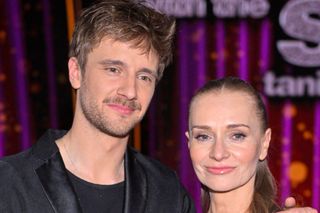Maciej Musiał pokazał mamę w bikini. Pani Anna zachwyca urodą!