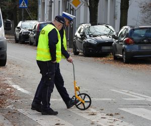 Dziewczynki potrącone na przejściu