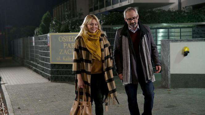 M jak miłość, odc. 1495. Agata (Katarzyna Kwiatkowska), Adam Werner (Jacek Kopczyński)