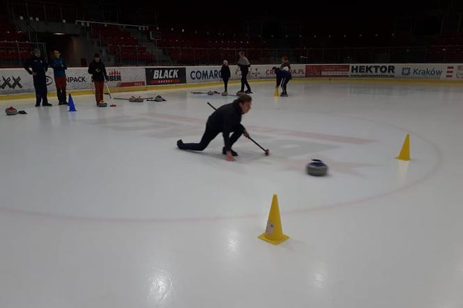 Przyjdź na otwarty trening curlingu!