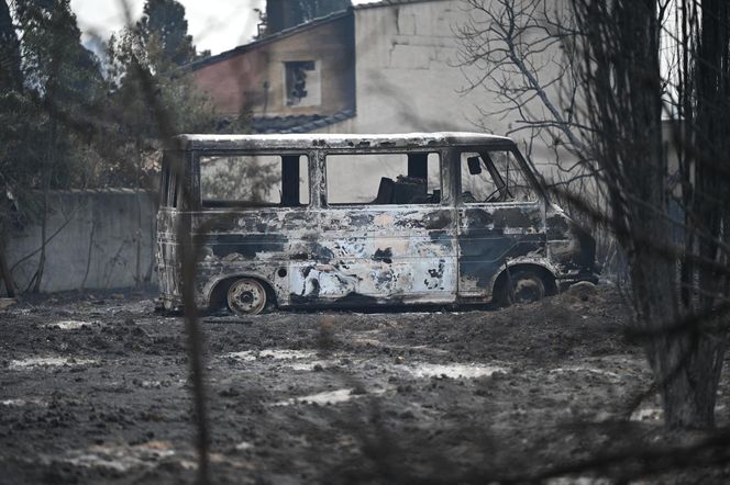Francja walczy z największym pożarem w swojej historii. Co najmniej jedna osoba nie żyje