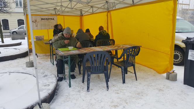 Gorąca miska zupy na mysłowickim rynku