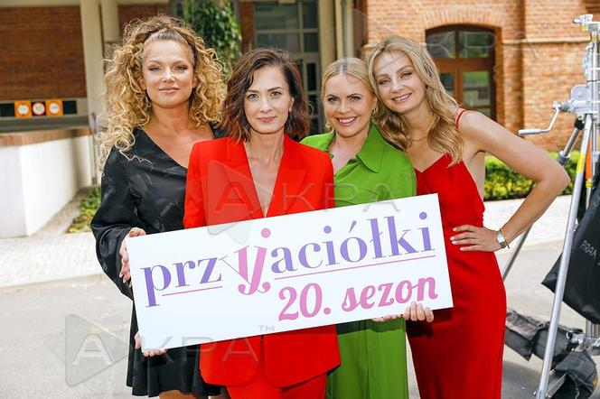 Przyjaciółki 20. Zuza (Anita Sokołowska), Inga (Małgorzata Socha), Anka (Magdalena Stużyńska), Patrycja (Joanna Liszowska)