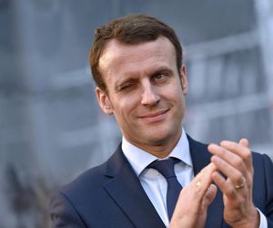 Prawda o Macronie ujawniona! Nie zgadniesz, co kupuje hurtowo perfumy i zlewa się nimi w hurtowych ilościach