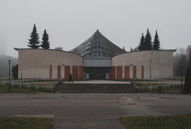 Socmodernistyczny Park Śląski - zdjęcia mozaik, architektury, rzeźb PRL