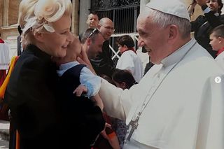 Te gwiazdy żegnają papieża Franciszka 